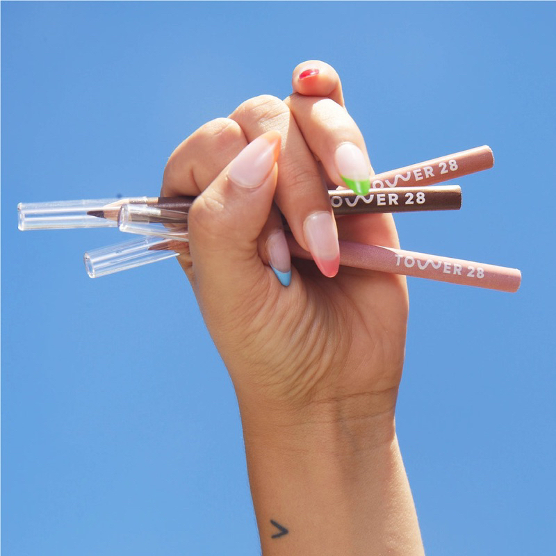 Chì kẻ đa năng Tower 28 Beauty OneLiner Lip Liner + Eyeliner + Cheek Pencil