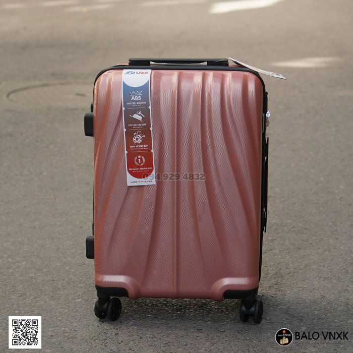 Vali nhựa ABS thương hiệu UZO A217 size ký gửi 24"