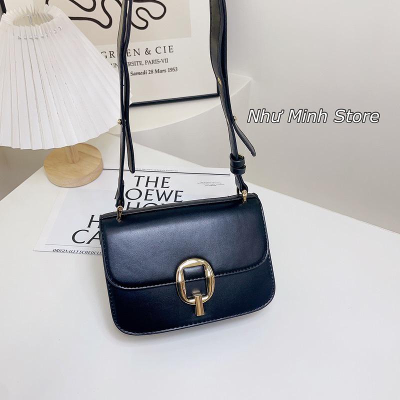 Túi đeo chéo nữ khoá chữ Q