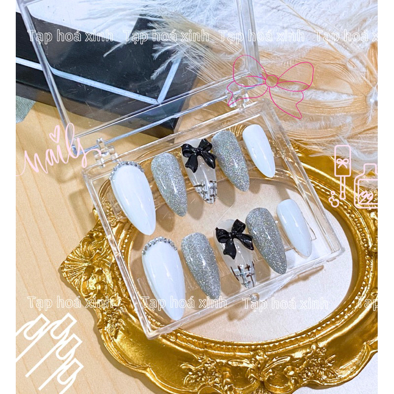Nailbox thiết kế tone trắng mắt mèo xinh