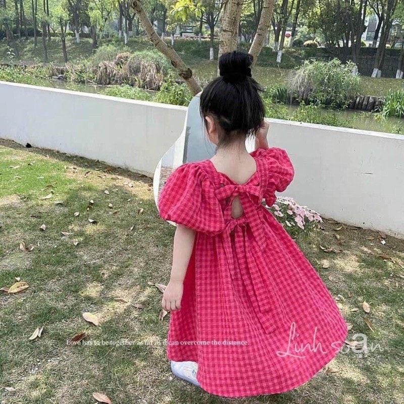 (12-37kg) Đầm Bé Gái Caro Kẻ Hồng Tay Phồng Cổ Vuông Dễ thương