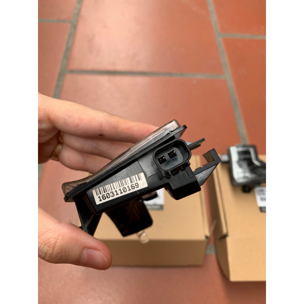 Đèn xi nhan gương chiếu hậu mazda 2, 3, 6  lắp chung.