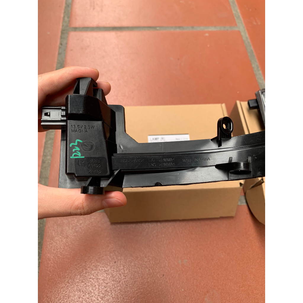Đèn xi nhan gương chiếu hậu mazda 2, 3, 6  lắp chung.