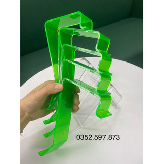 Kệ giày dép bằng mica kiểu dáng chữ V