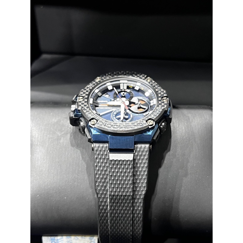 Đồng hồ nam Casio G-shock GST-B100XB-2A viền Carbon nguyên khối