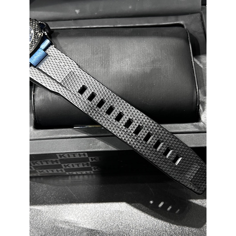 Đồng hồ nam Casio G-shock GST-B100XB-2A viền Carbon nguyên khối