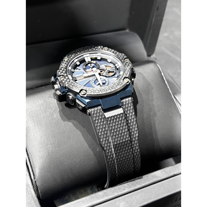 Đồng hồ nam Casio G-shock GST-B100XB-2A viền Carbon nguyên khối