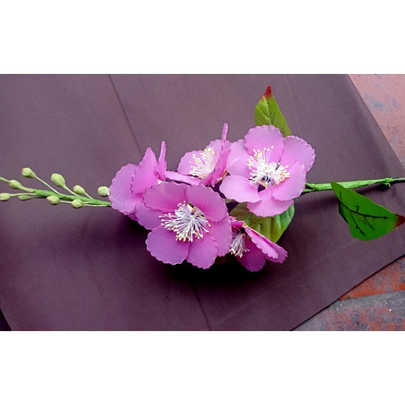 1 Cành hoa bằng lăng tím, 1 xcanh hoa phượng giả làm từ vải voan