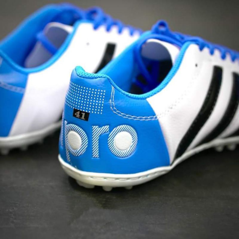 Giày Đá Bóng 11 PRO Toni Kroos trắng xanh