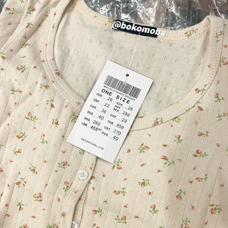 Baby tee Brandy Melville hoa nhí