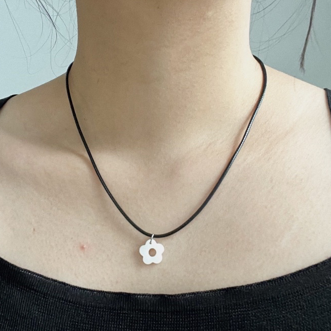 Vòng cổ dây vải HOA VỎ SÒ trắng - VUONQUOA