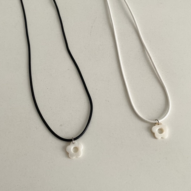 Vòng cổ dây vải HOA VỎ SÒ trắng - VUONQUOA
