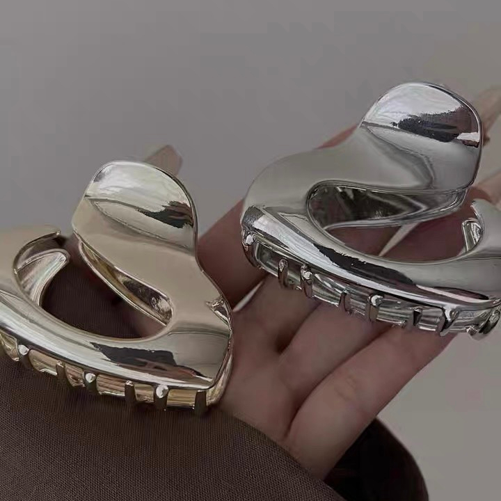 Kẹp gắp kim loại nửa tròn