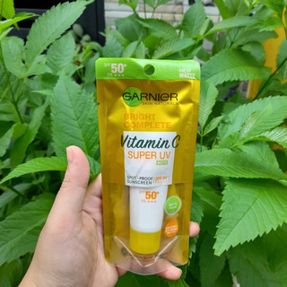 Kem chống nắng garnier làm sáng da mịn lì, kiềm dầu 15ml