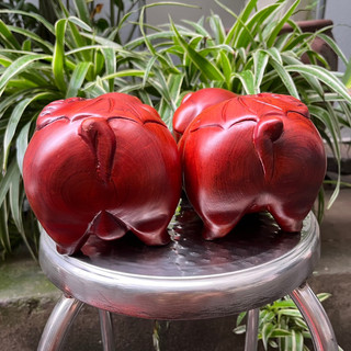 Tượng con lợn gỗ hương 20cm