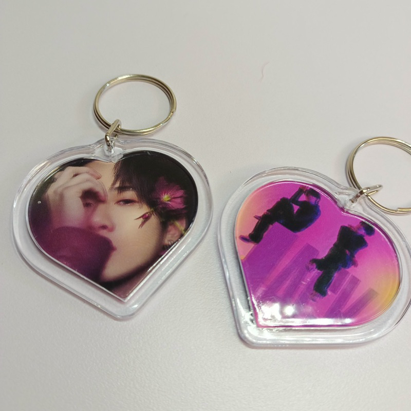 Móc khóa mica trong suốt trái tim in hình Jack