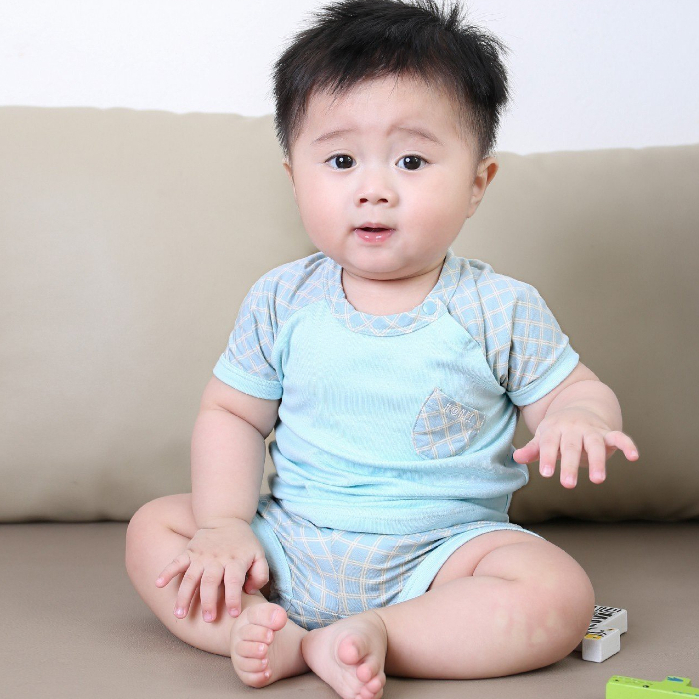 Bộ cộc tay bamboo sợi tre Hrnee Raglan phối kẻ cho bé 7.5kg đến 15.5kg