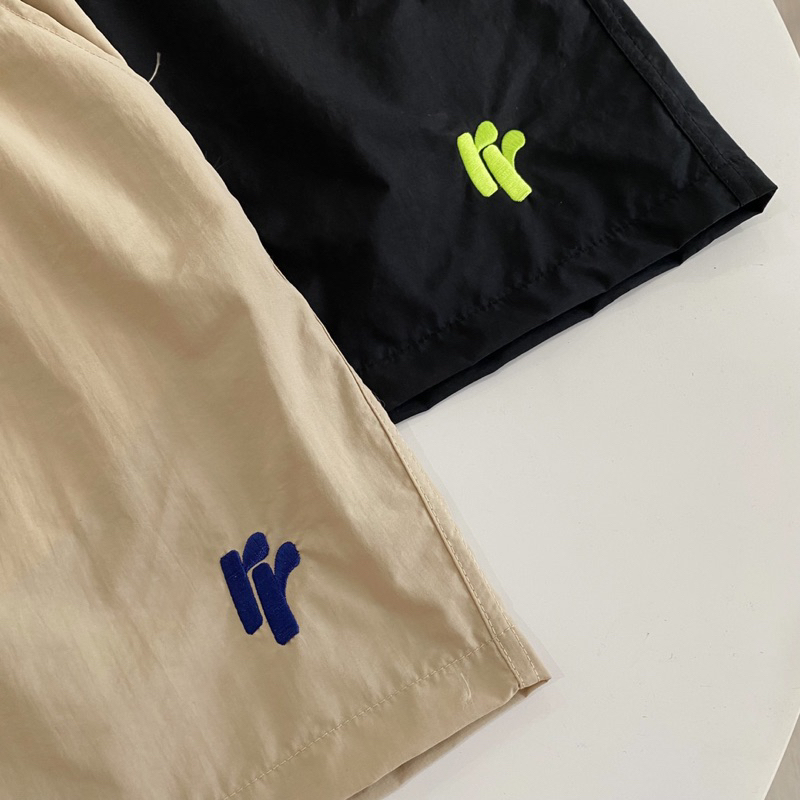 Quần short dù nam, nữ unisex Homies cạp chua thêu chữ RR