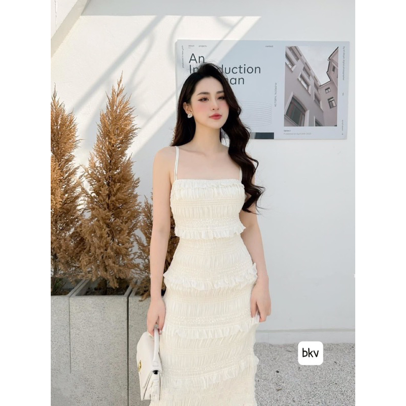 Đầm Hai Dây Ren Dáng Dài Xếp Tầng