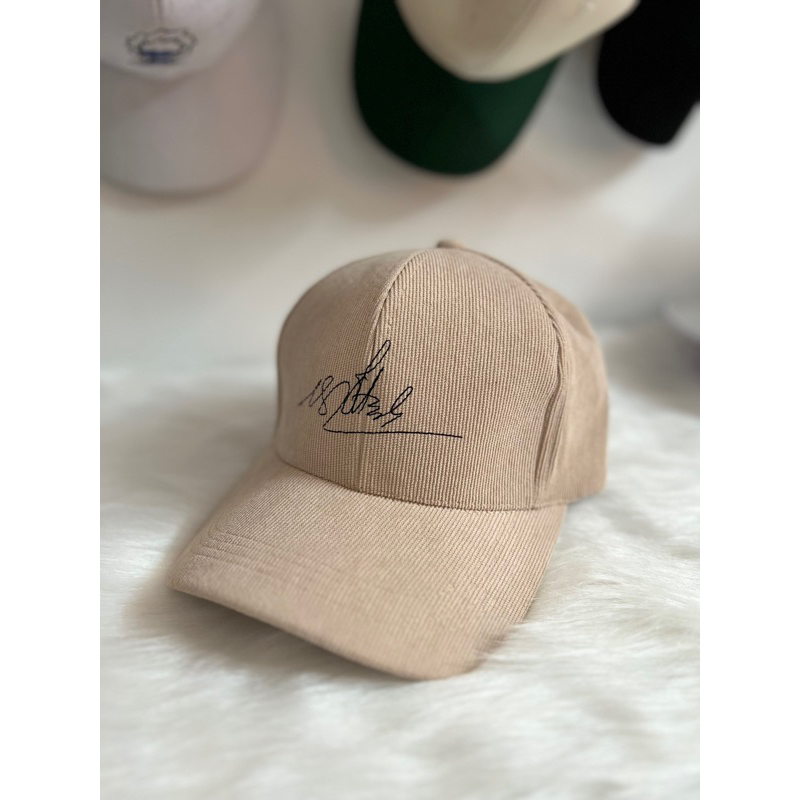 Mũ lưỡi trai unisex thêu tên và chữ ký theo yêu cầu chất vải nhung mịn đẹp