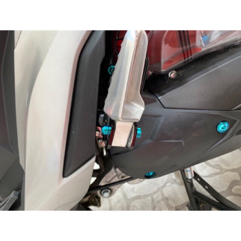 Ptitanium xỏ gác chân titan gr5 mẫu bông lõm gắn yamaha honda suzuki