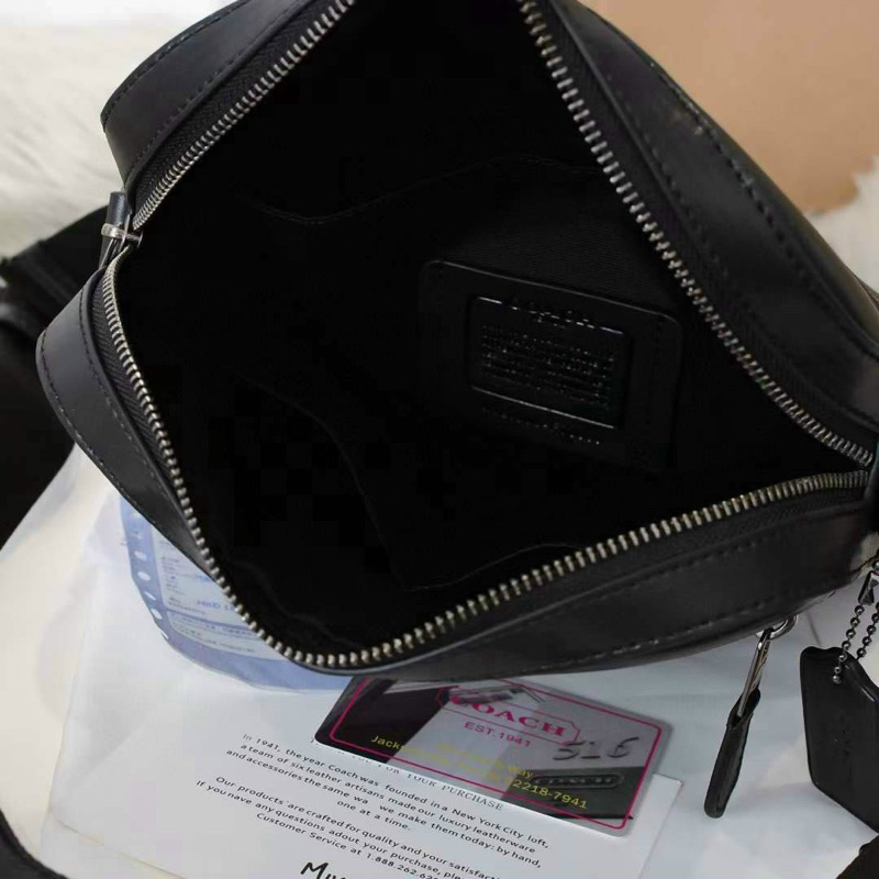 Túi đeo chéo nam Men Coach Houston vừa ipad