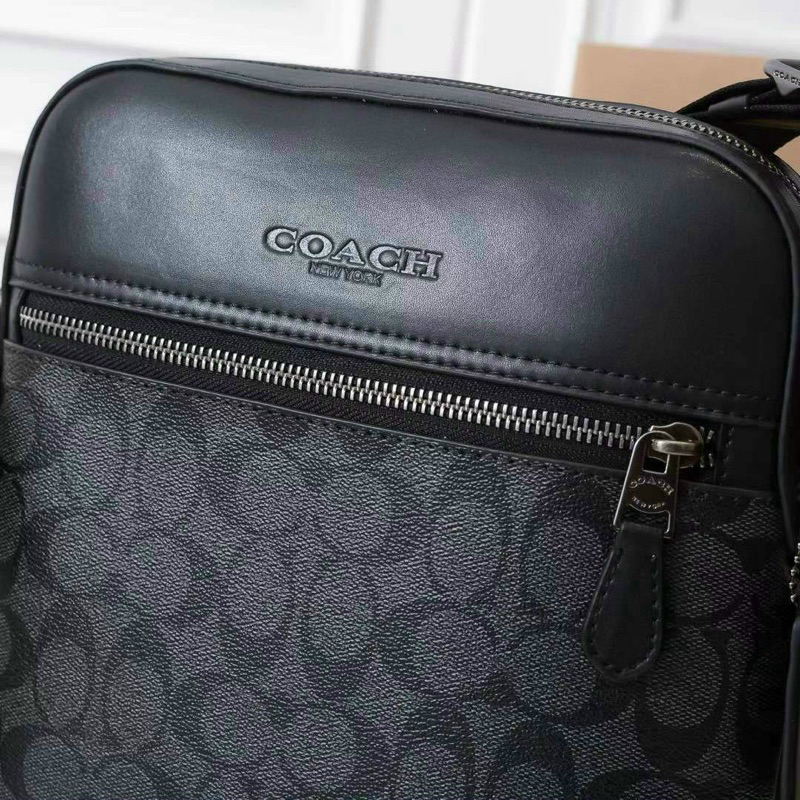 Túi đeo chéo nam Men Coach Houston vừa ipad