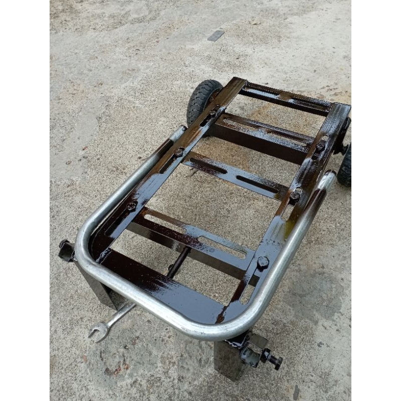 Chân máy rửa xe khung V4 dày