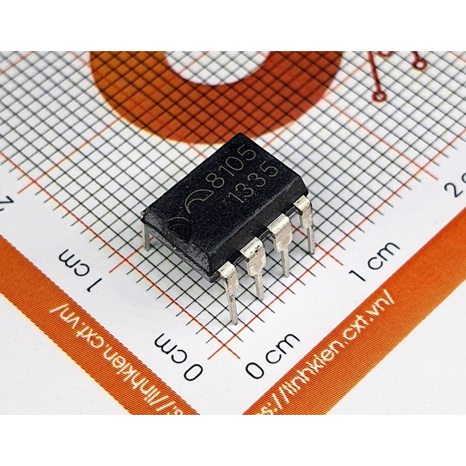 ME8105D8G 8105 IC Nguon DIP-8