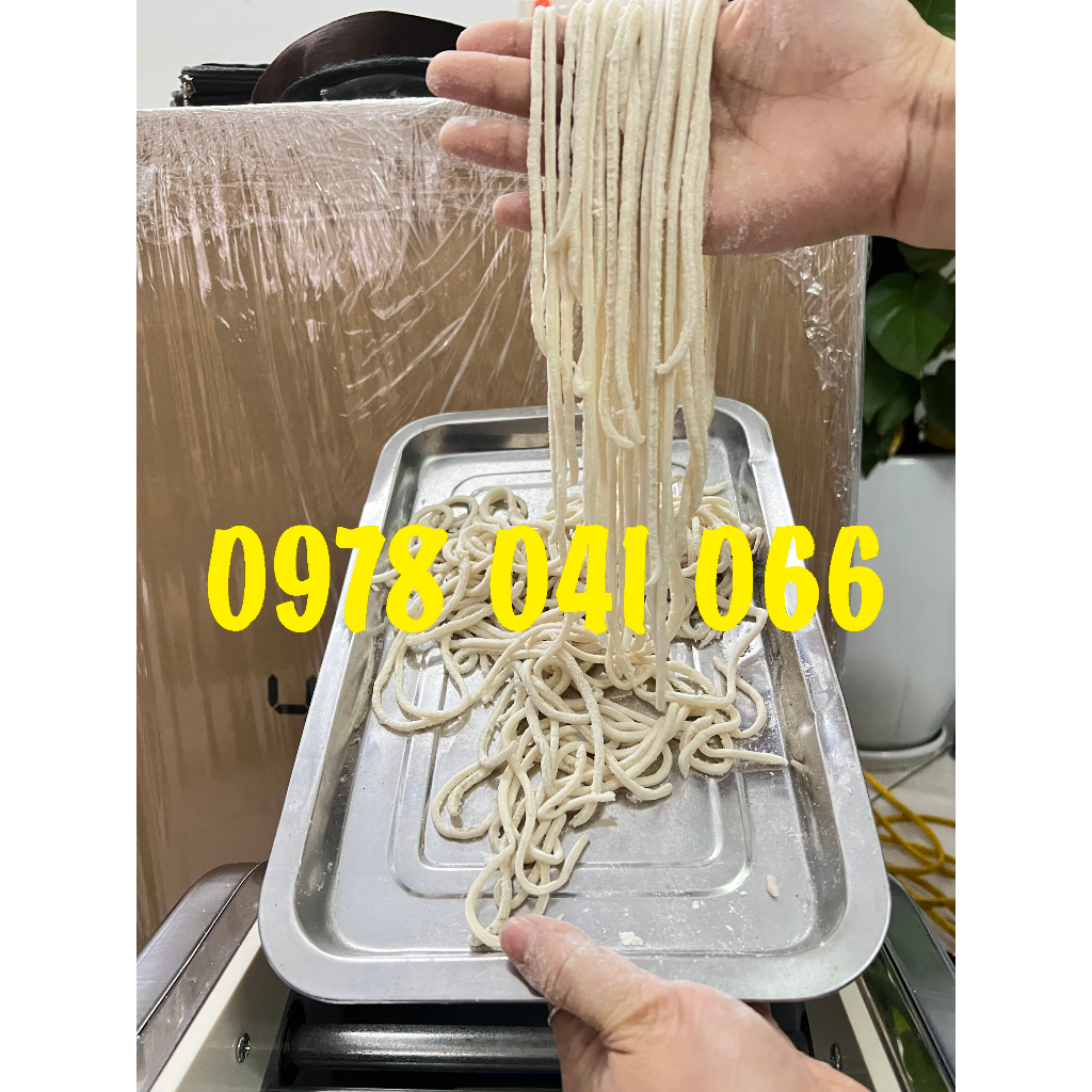 Máy cán bột mì quay tay nhỏ gọn, năng suất cao hiện đại lô cán 22cm