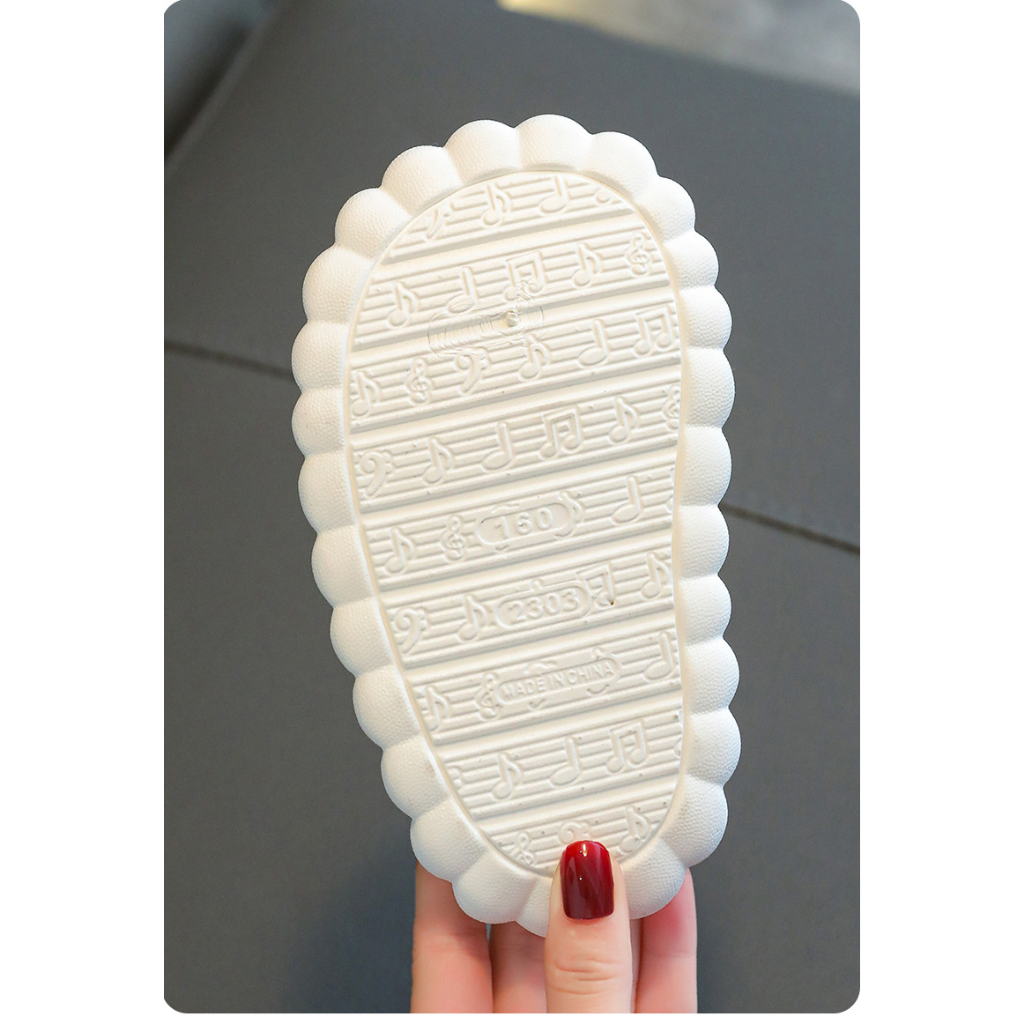 Dép lê mặt gấu stormy hoạt hình dành cho bé trai bé gái đều xinh.