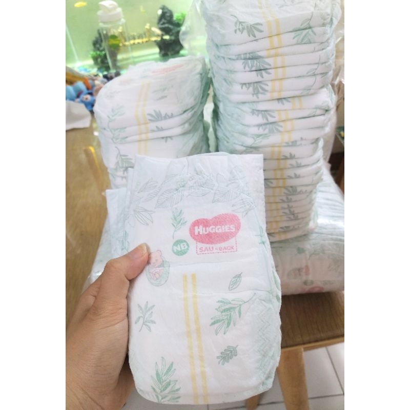 Combo 100-150c Tã dán Huggies sơ sinh tràm trà size Newborn cho bé từ chào đời đến 5kg