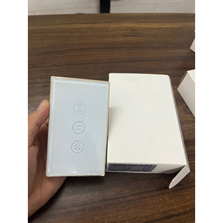 Công tắc cửa cuốn tuya wifi