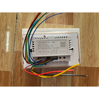 Công tắc cửa cuốn tuya wifi