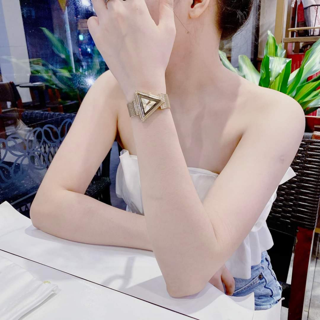 Đồng Hồ Nữ Dây Thép Guess,Size:32mm,Full Box Hãng, Thiết Kế Mặt Tam Giác Siêu Xinh