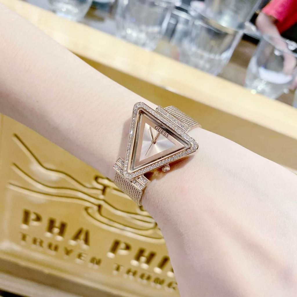 Đồng Hồ Nữ Dây Thép Guess,Size:32mm,Full Box Hãng, Thiết Kế Mặt Tam Giác Siêu Xinh