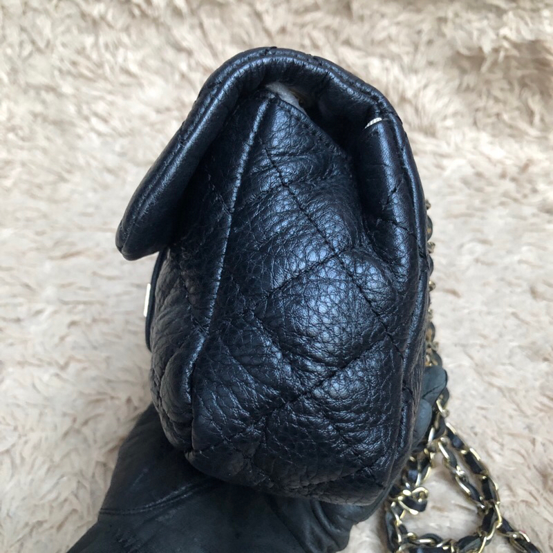 Túi chuẩn si. Túi qua sử dụng. Khách vui lòng xem hình nếu muốn biết thêm thông tin sản phẩm mời khách vô chat . Thanks.