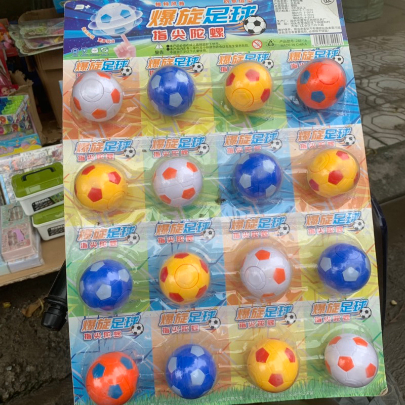 Vỉ bóng quay 16 quả dành cho các tín đồ bóng đá