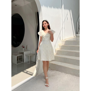 Ceci Cela - Đầm ren kem nữ tính Lacy