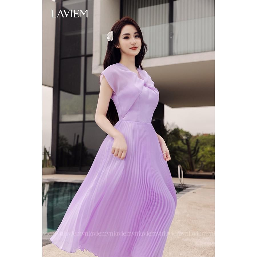 Đầm váy nữ cánh dơi xoắn ngực phối chân váy tùng dập ly với tone màu tím siêu hot xinh xắn, tôn da dành cho các nàng