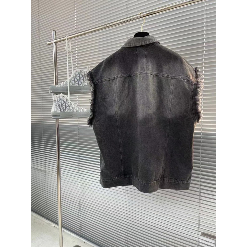 Áo gile denim G.I.V.E.N.C.H.Y hoạ tiết rách NewArrival 2023