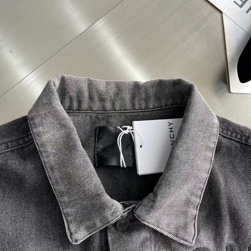 Áo gile denim G.I.V.E.N.C.H.Y hoạ tiết rách NewArrival 2023