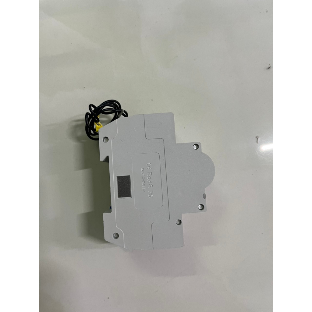 Aptomat thông minh Wifi Tuya 1P