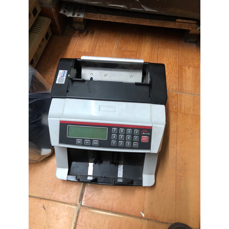 Máy đếm tien Silicon MC3300 cũ