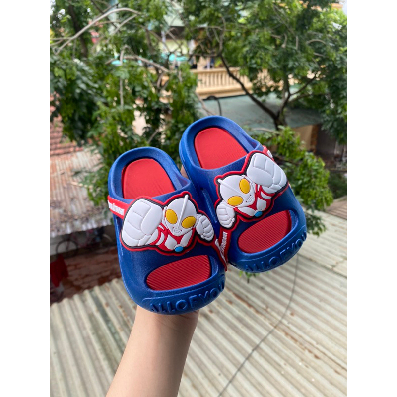 Dép siêu nhân bé trai, dép quai ngang trẻ em utraman cho con nít trẻ con đế siêu mềm có chống vấp mũi chân size 24-36