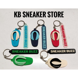Móc khóa dép Sneaker Buzz siêu dễ thương