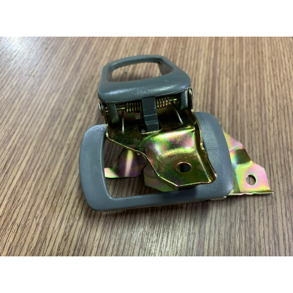 Tay mở cửa trong xe hyundai 1 tấn, 1,25 tấn đời 1997, HD100,...