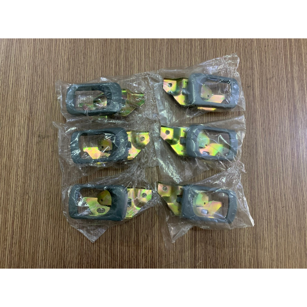 Tay mở cửa trong xe hyundai 1 tấn, 1,25 tấn đời 1997, HD100,...