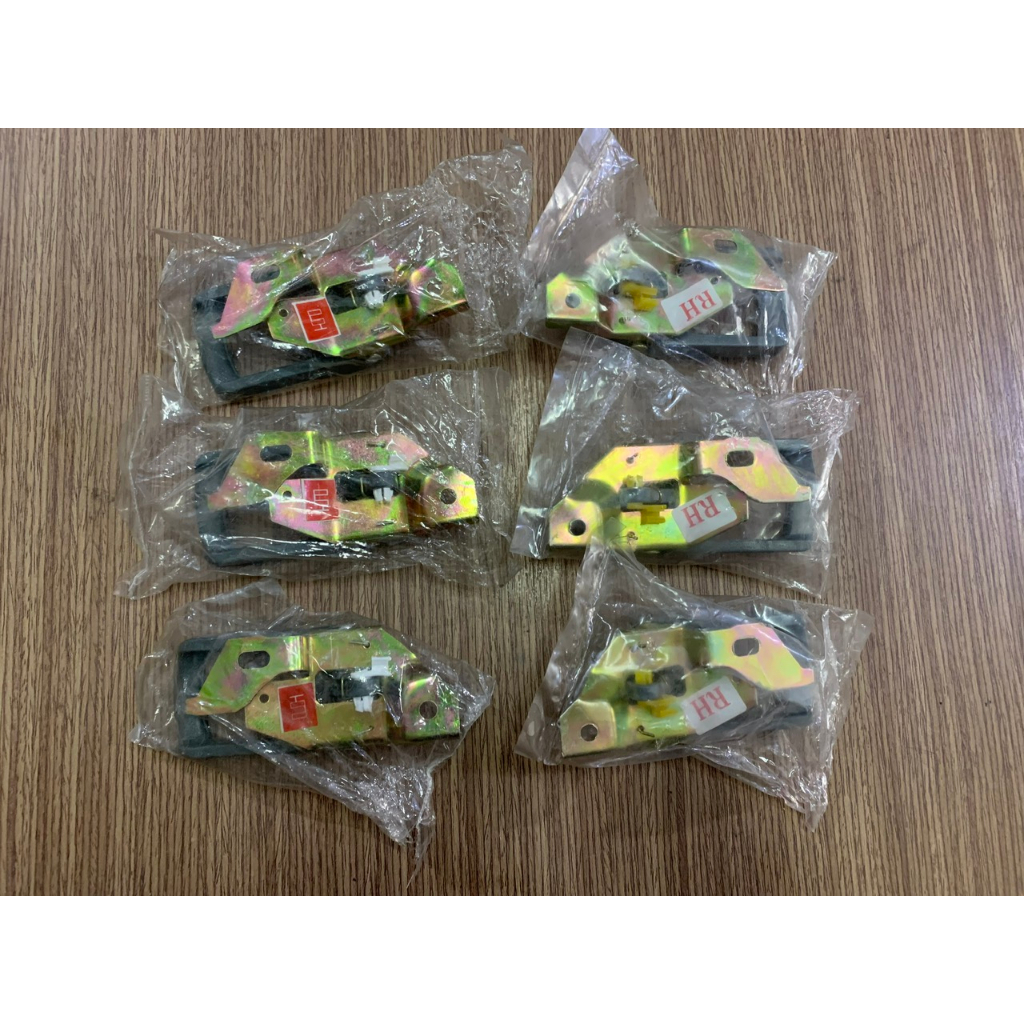 Tay mở cửa trong xe hyundai 1 tấn, 1,25 tấn đời 1997, HD100,...