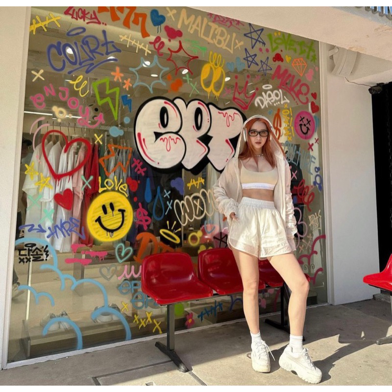 SET ÁO SƠ MI KHOÁC NÓN + CROPTOP BRA NUDE VIỀN CHỮ 2 DÂY + QUẦN SHORTS TRẮNG